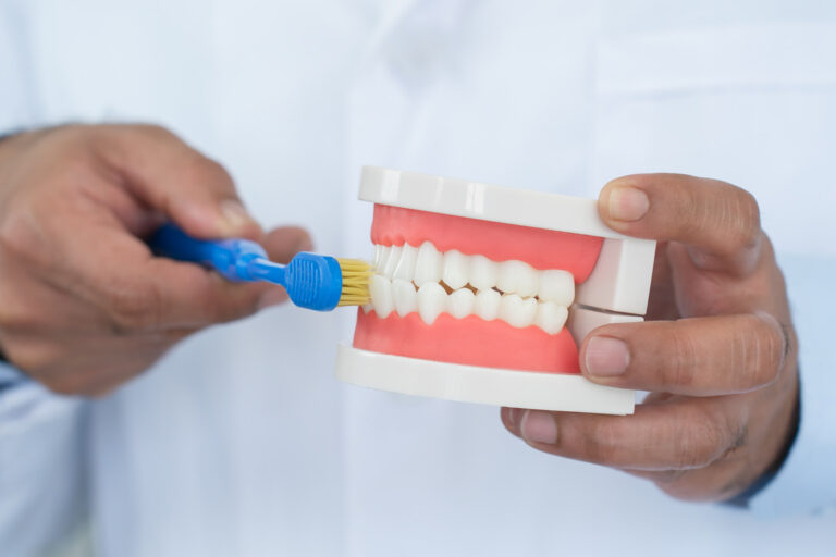 How To Properly Brush Your Teeth