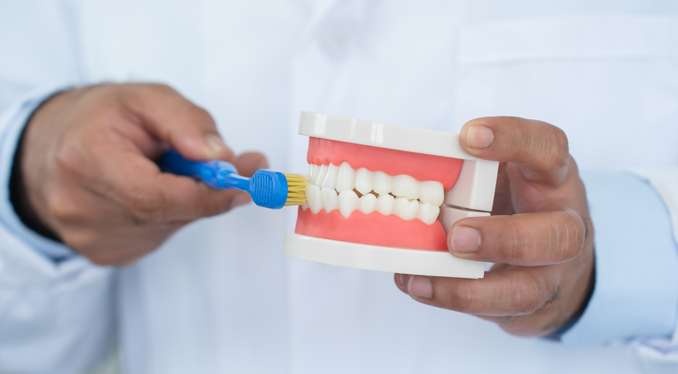 How To Properly Brush Your Teeth